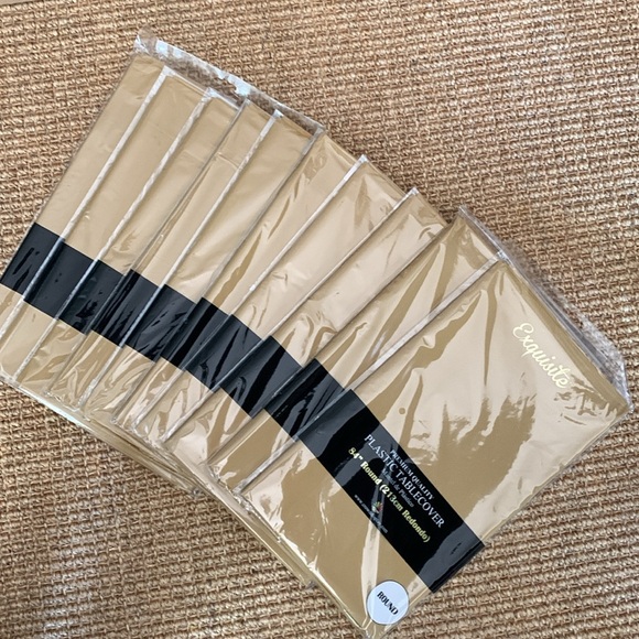 Ten Gold Round Plastic 84" Table Covers 10 ct. New unopened Exquisite Brand - Picture 5 of 5